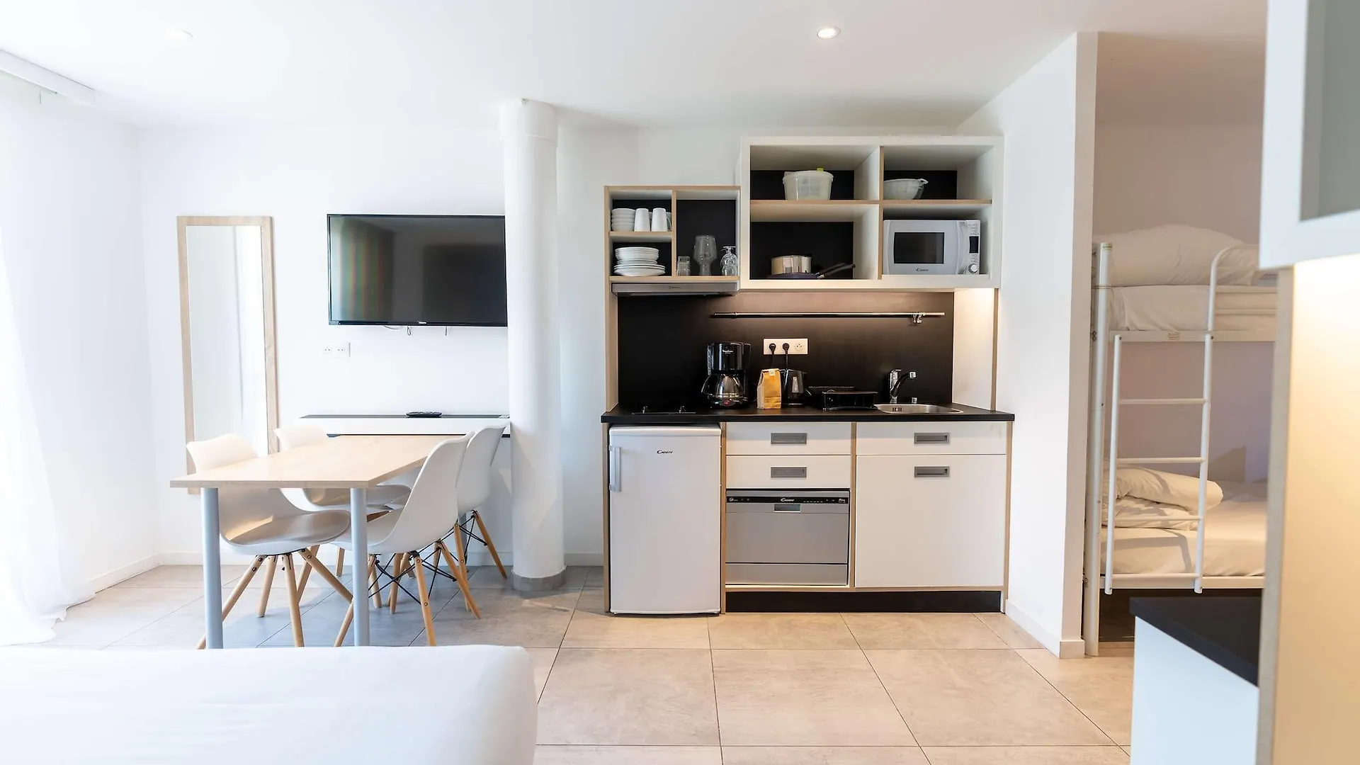 Kyriad Residence Cabries - Plan De Campagne