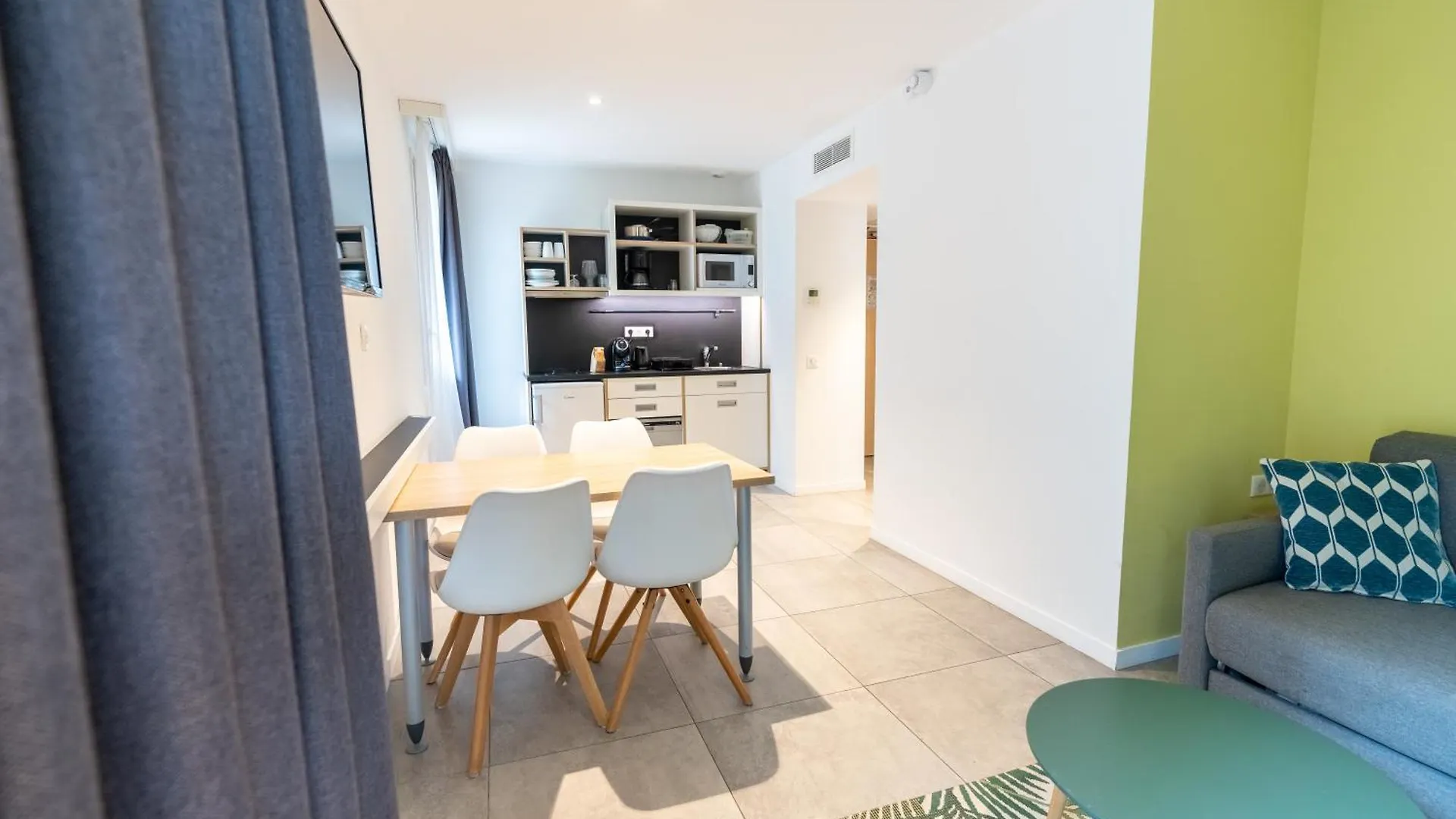 Aparthotel Kyriad Residence Cabries - Plan De Campagne