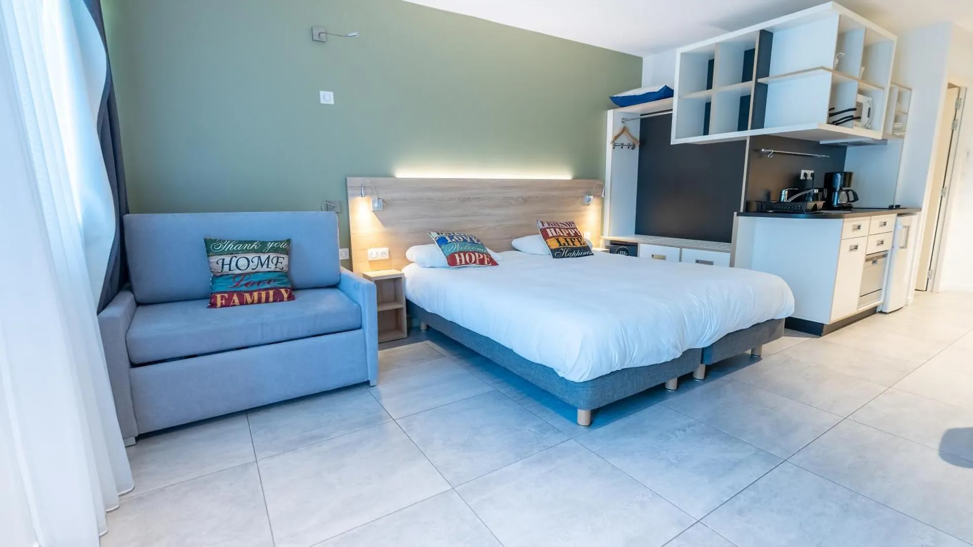 Kyriad Residence Cabries - Plan De Campagne 3*,