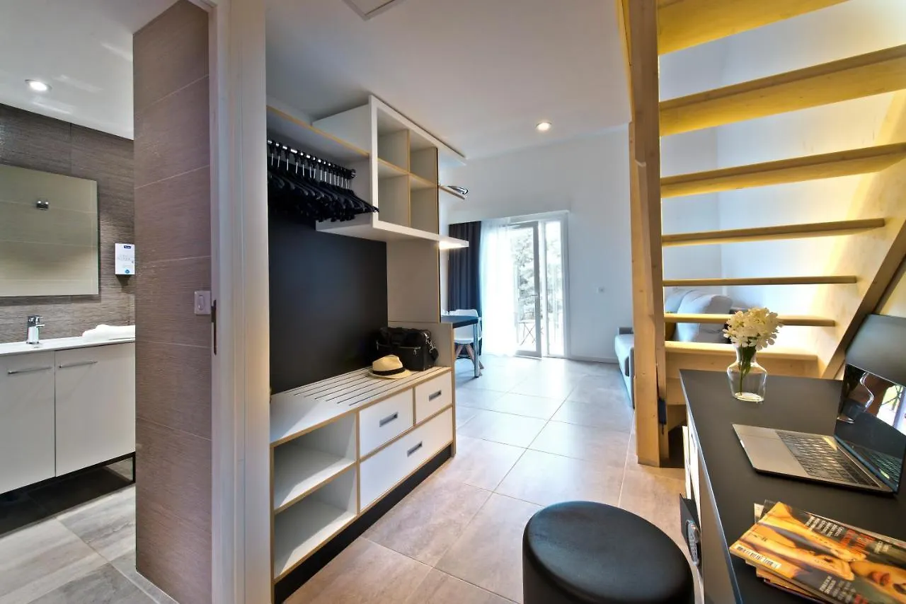 *** Aparthotel Kyriad Residence Cabries - Plan De Campagne Frankreich