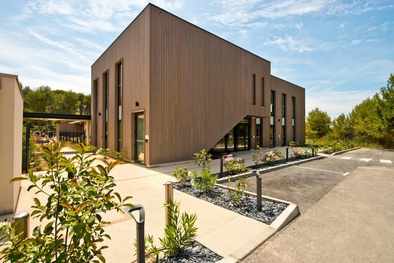 Aparthotel Kyriad Residence Cabries - Plan De Campagne
