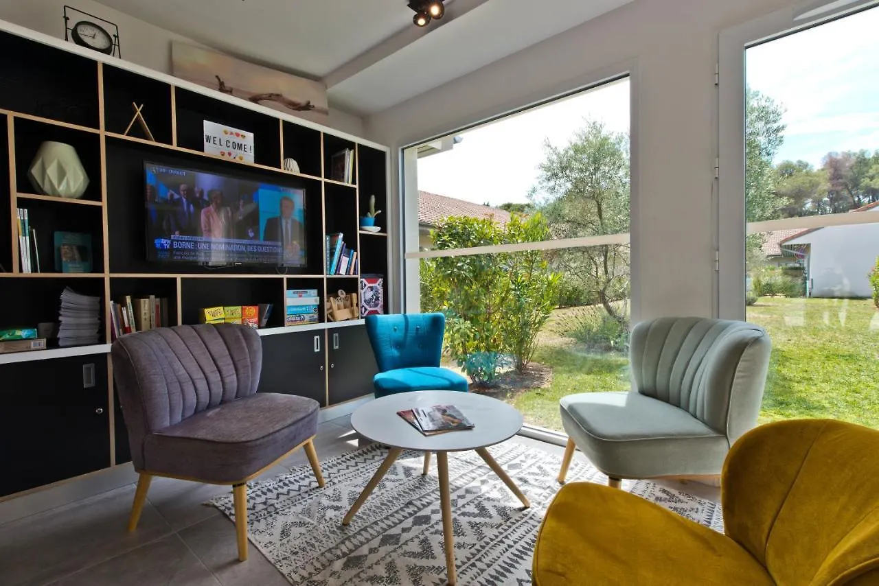 Kyriad Residence Cabries - Plan De Campagne Aparthotel