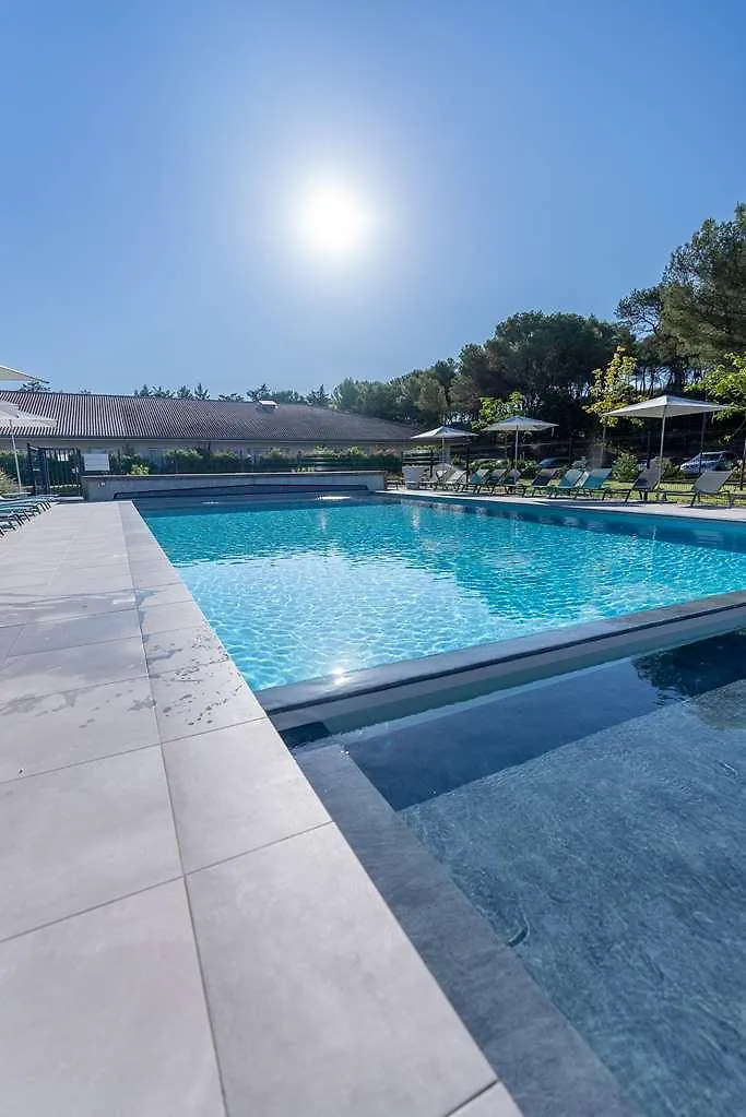 Kyriad Residence Cabries - Plan De Campagne
