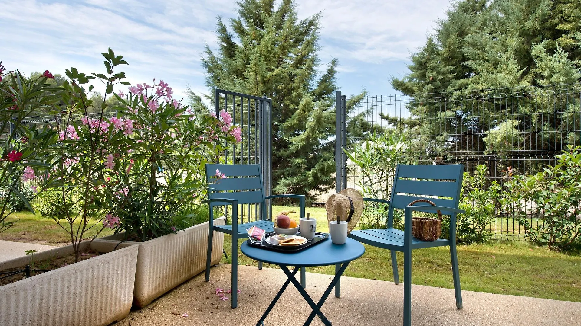 Kyriad Residence Cabries - Plan De Campagne 3*,  Γαλλία